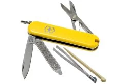 Victorinox Classic SD Amarillo 0.6223.8 Navaja Suiza